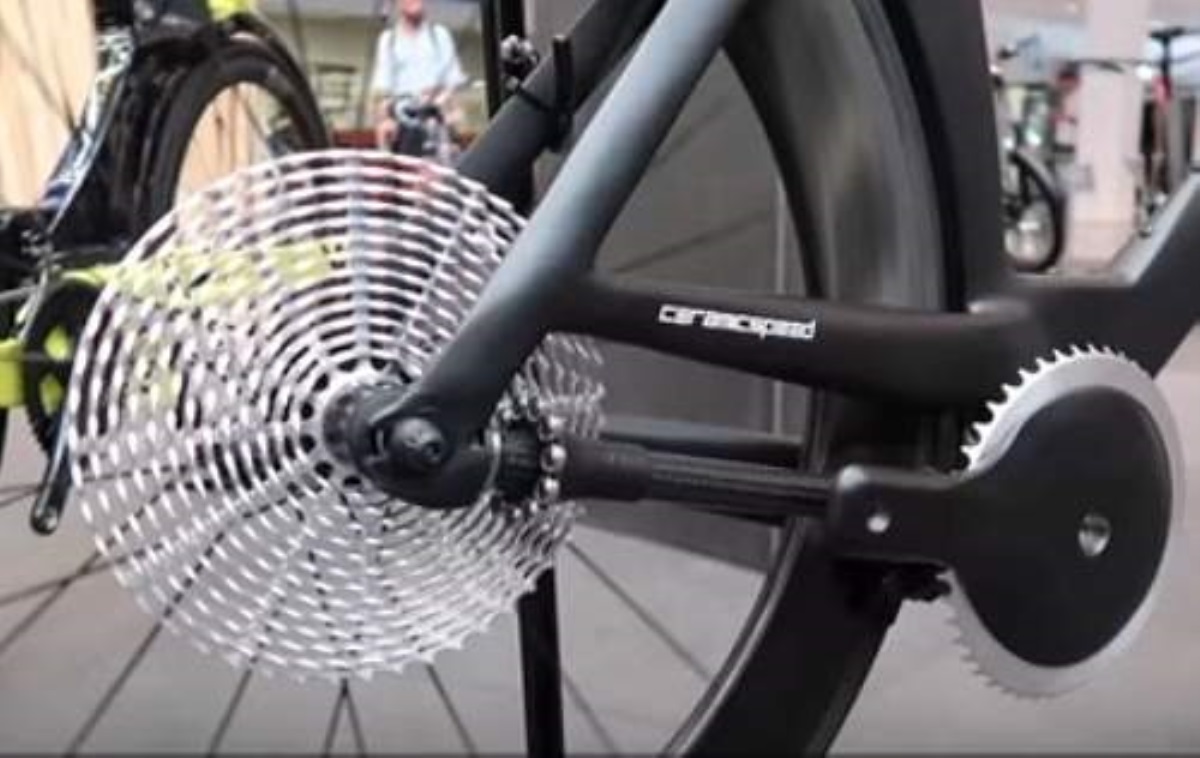 Инженеры создали велосипед без цепи. Видео
