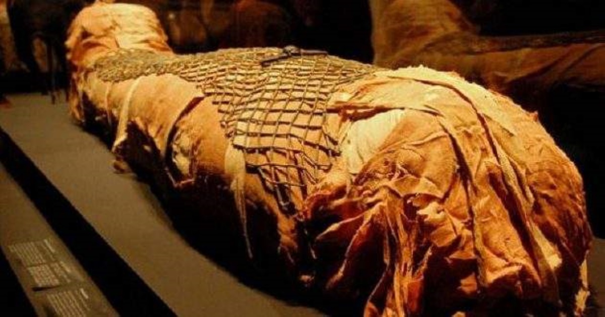 Вскрыт «проклятый» черный саркофаг, увиденное поразило археологов