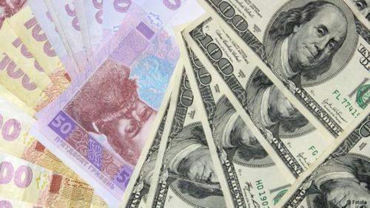 Более 30 грн за доллар: Украину предупредили о кризисе
