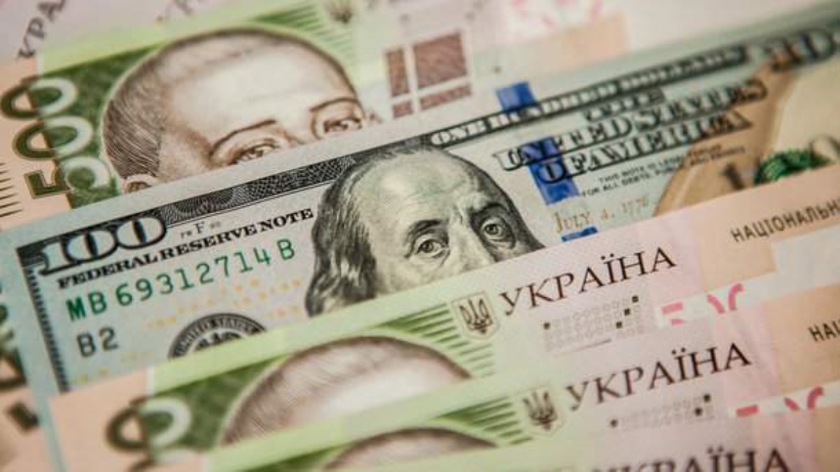 В НБУ придумали, как удержать гривну осенью