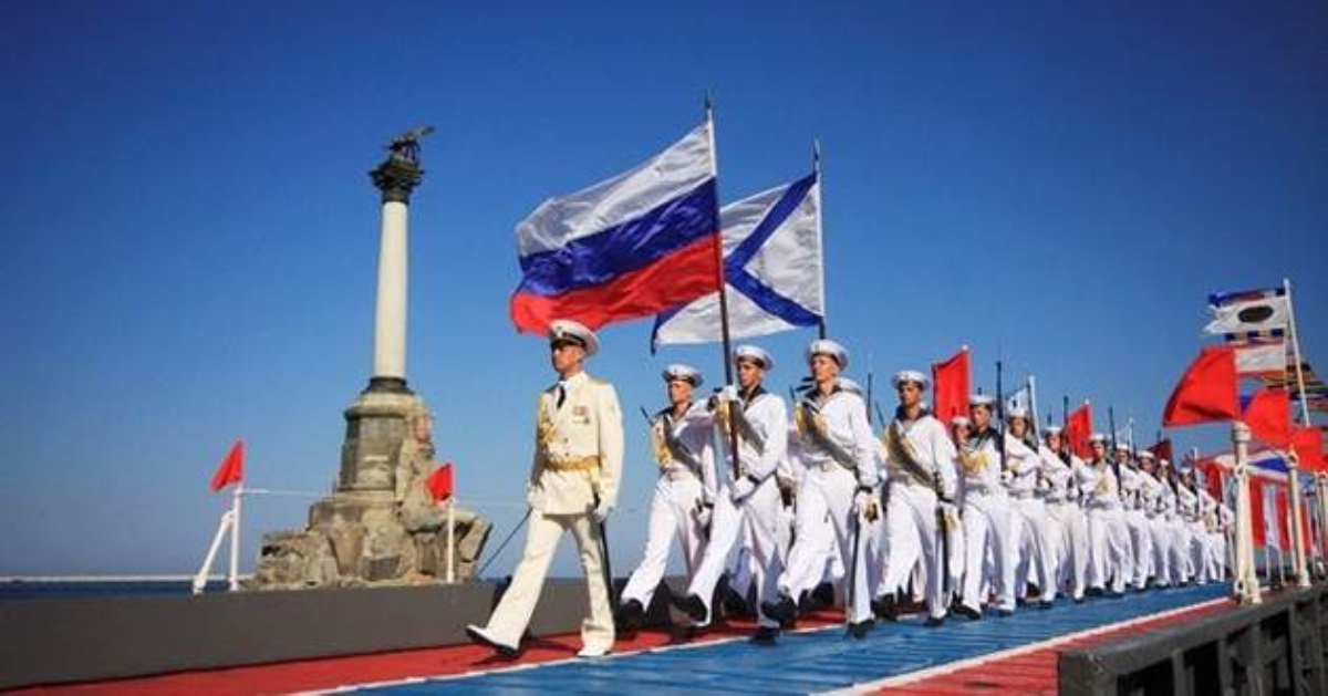 Ощущение мерзейшее: блогер рассказал о позорном параде России в Крыму