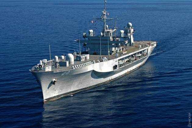 В Черное море вошли военные корабли США, в Одессе приземлились самолеты