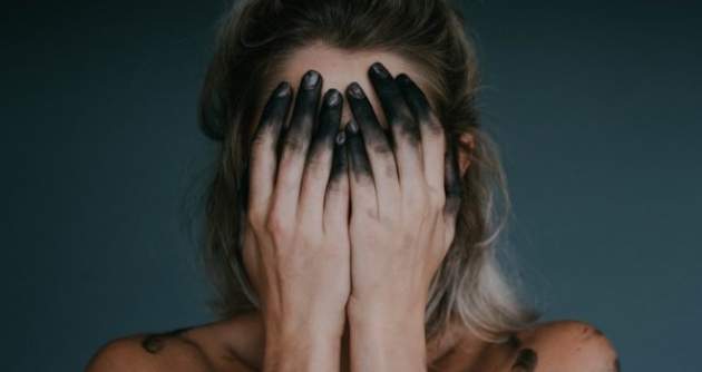 Депрессия у женщин и мужчин: первые признаки и как помочь