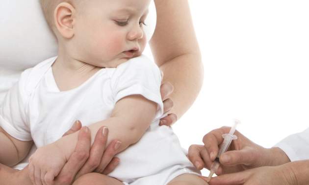 Гройсман: Украина впервые полностью обеспечена вакцинами для детей