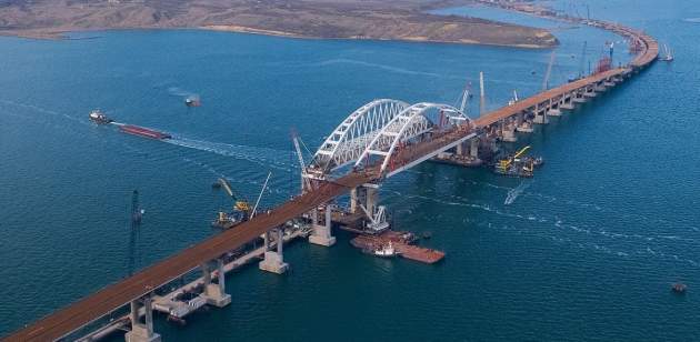 Появилось новое видео "разваливающегося" Крымского моста