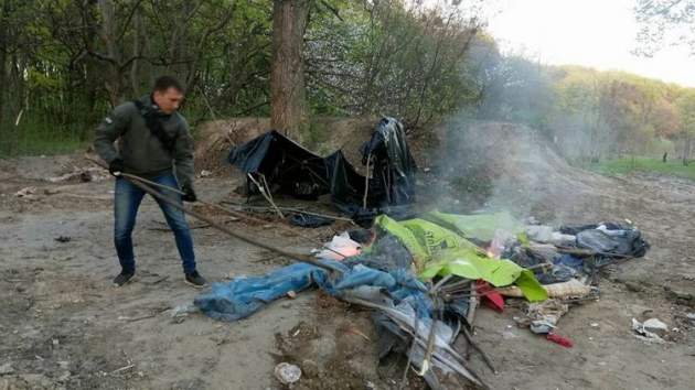 В Киеве арестовали лидера С14 за погром лагеря ромов на Лысой горе