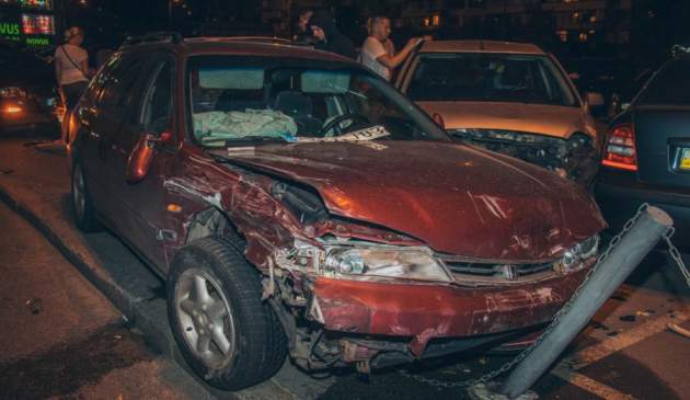 В Киеве пьяный водитель на «евробляхах» разбил 7 машин и уснул