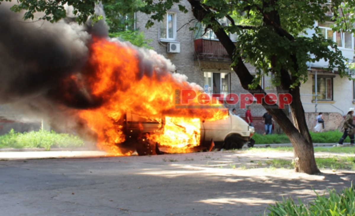 Под Днепром взорвали машину с депутатом: первые кадры с места ЧП