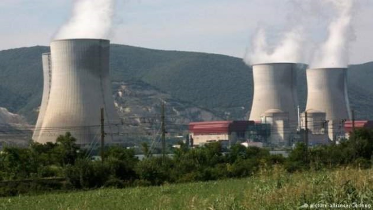 Из-за экстремальной жары отключили реакторы АЭС