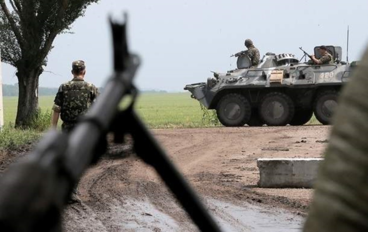 Сутки на Донбассе: 45 обстрелов, один боец погиб