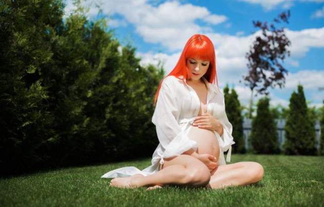 Беременная украинская певица порадовала ярким образом