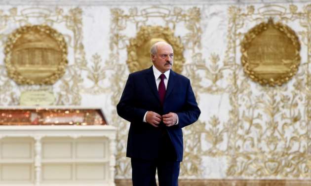 Лукашенко змінить уряд через "пофігістичне ставлення" до його наказів