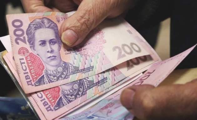Странная статистика: сколько украинцев получают больше 10 тысяч гривен