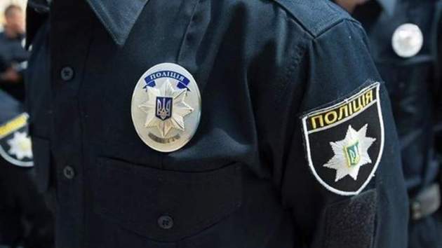Киевский полицейский 6 раз выстрелил в мужчину, требовавшего 5 тысяч долларов