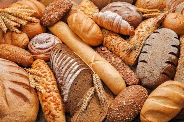 Украинцы будут есть еще меньше хлеба