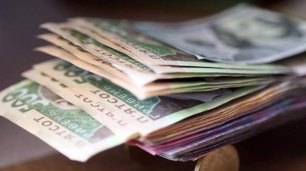 Больше 9000 грн: Госстат повысил зарплаты всем украинцам
