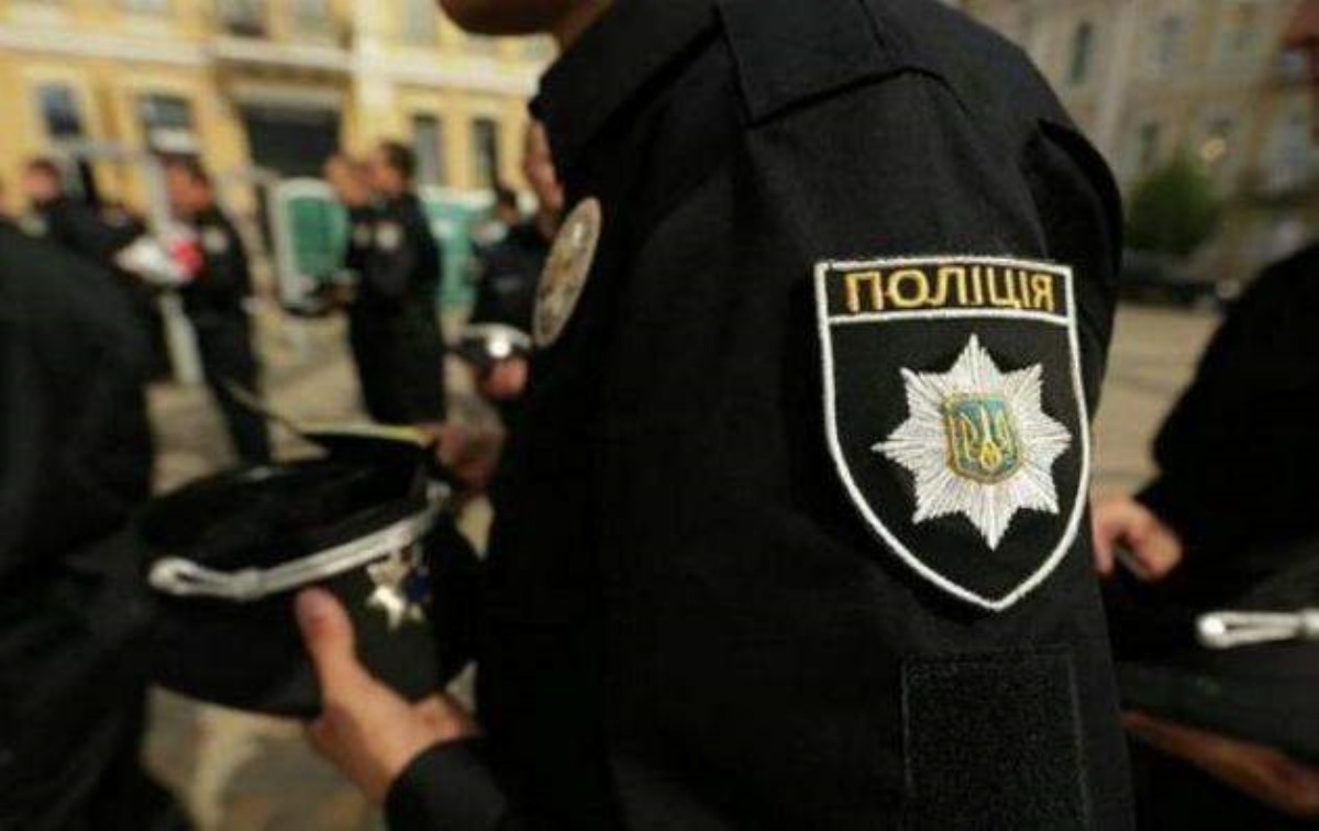 Надругался и сбежал: киевлян терроризирует опасный маньяк