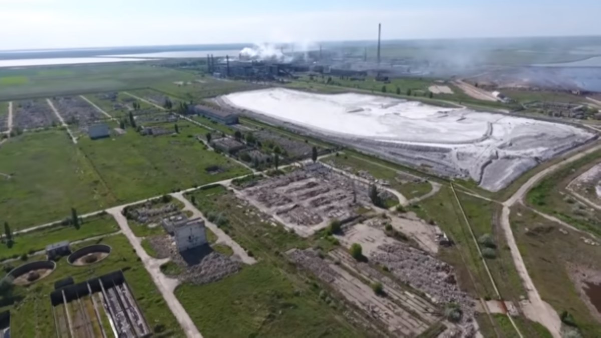Химическая катастрофа в Крыму: опубликовано видео из эпицентра ЧП