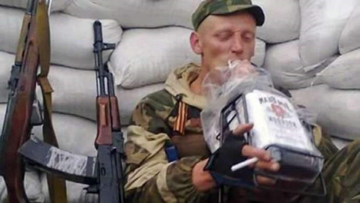 В Донецке пьяные боевики валяются посреди города
