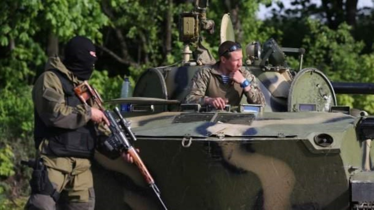 В Донецке замечена колонна военной техники. Видео