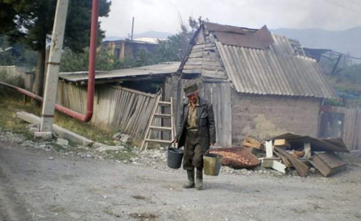 "Они живут в сараях!" Будни российской деревни заставили маленькую украинку прозреть