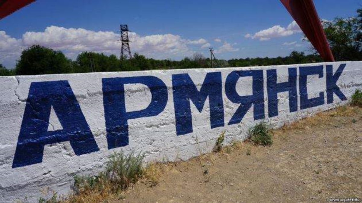 Рот печет, тело чешется: очевидцы рассказали про ''кислотный ад'' в Крыму