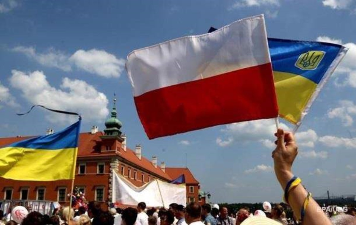 Карту поляка получили более 100 тысяч украинцев