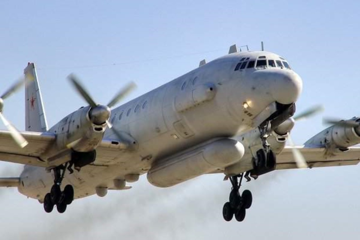 ПВО Сирии сбили самолет Минобороны РФ