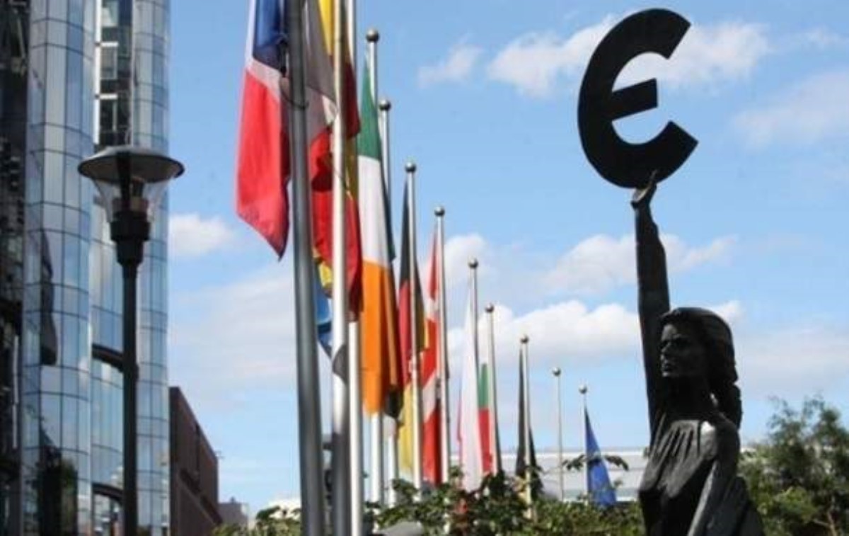 В ЕС объяснили сокращение финпомощи Украине