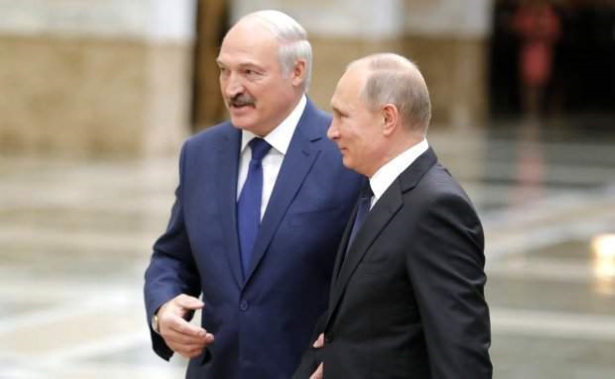 Лукашенко и Путин целый день шептались об Украине