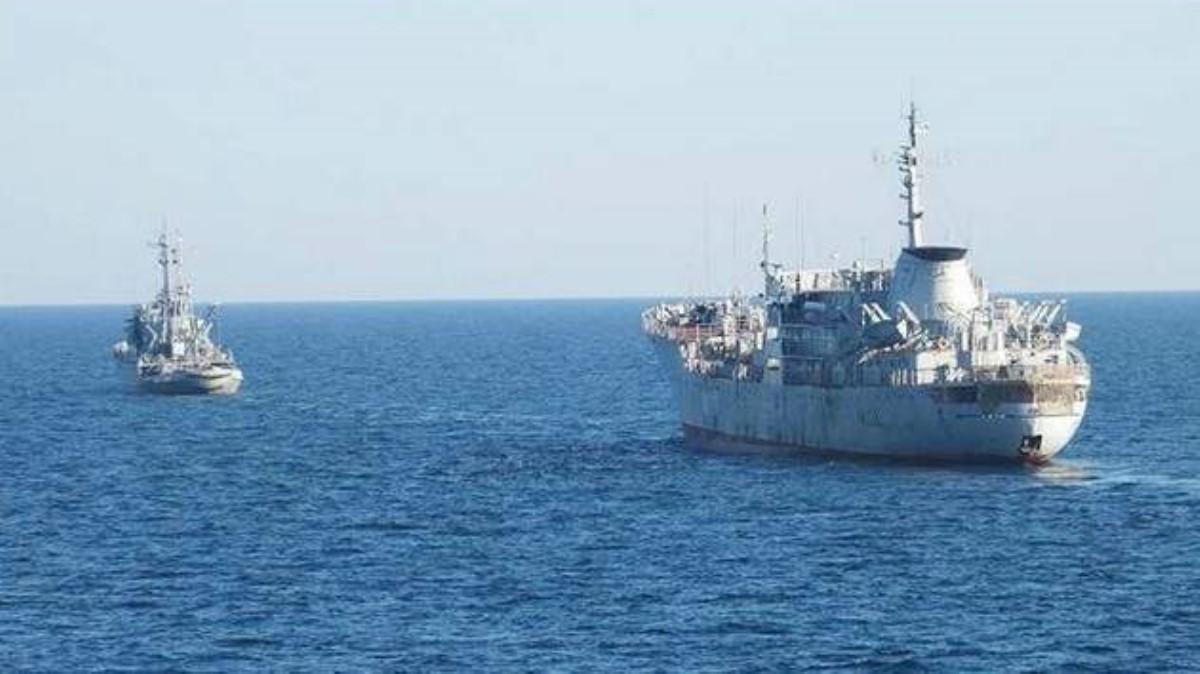 Аннексия Крыма: украинские корабли «напугали» РФ, говорят о вторжении