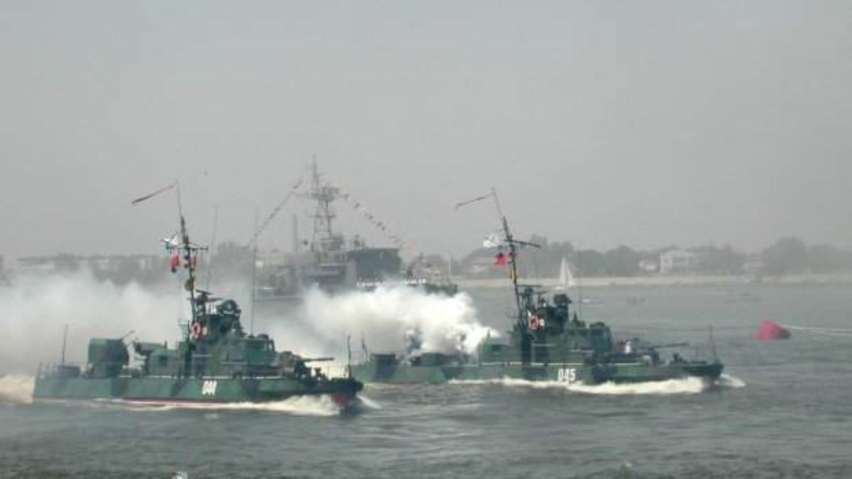 Украинский флот выполнил непростую задачу у Крымского моста. Фото