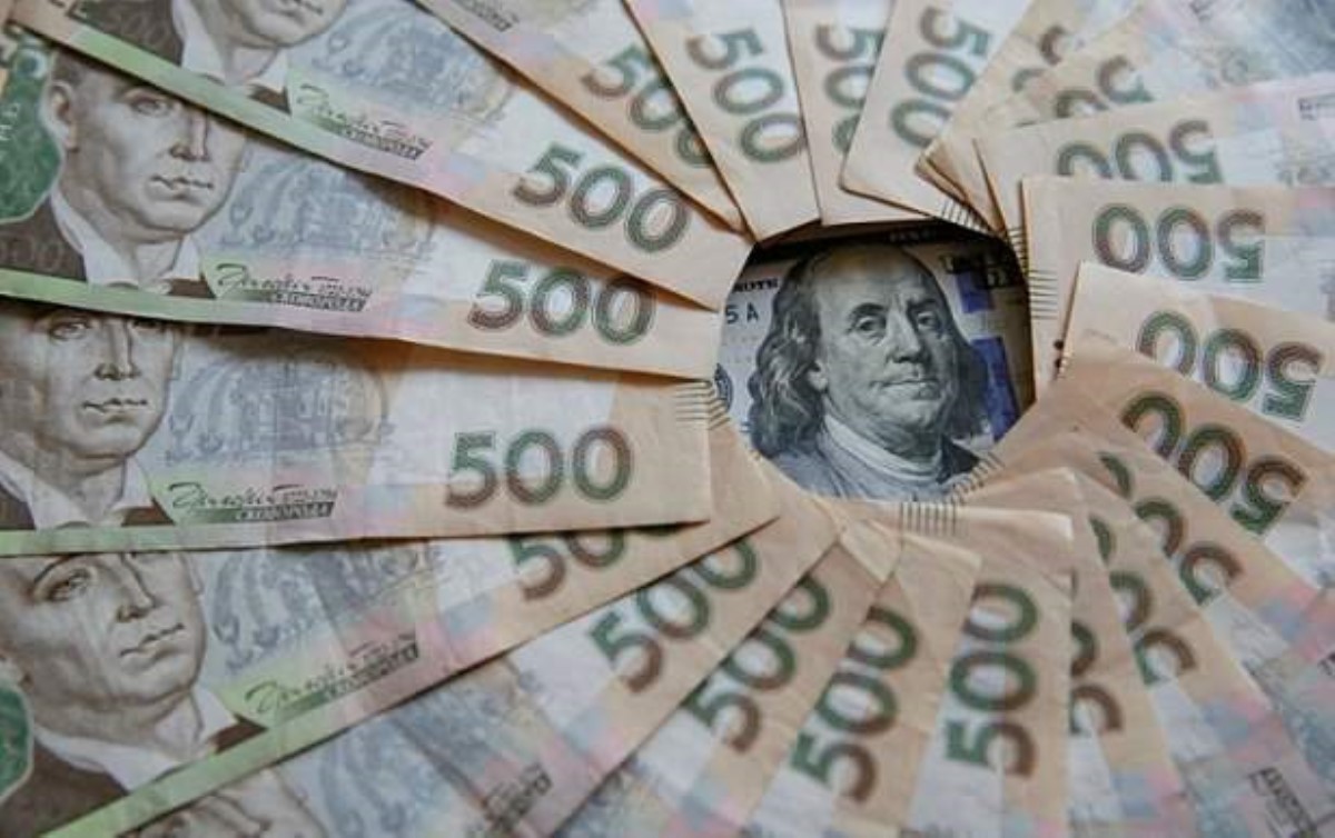 В Украине скоро изменится курс доллара: к чему готовиться