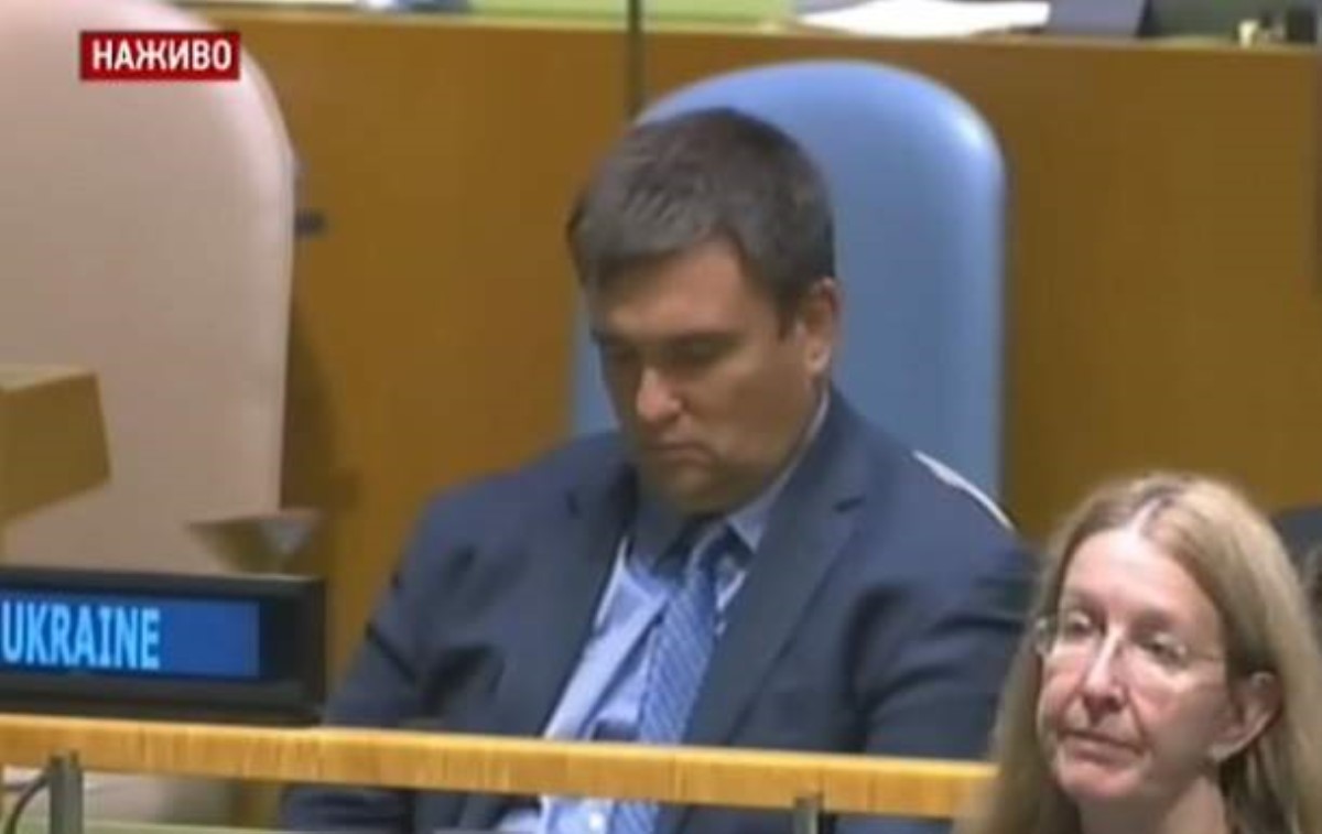 Климкин вздремнул во время выступления Порошенко в ООН. Видео