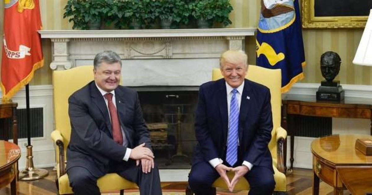 Совпадение? Не думаю! В Сети обсуждают встречу Порошенко и Трампа
