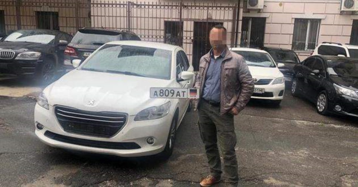 Экс-сотрудник МВД разъезжал по Киеву с номерами ''ДНР'' и попался СБУ: подробности
