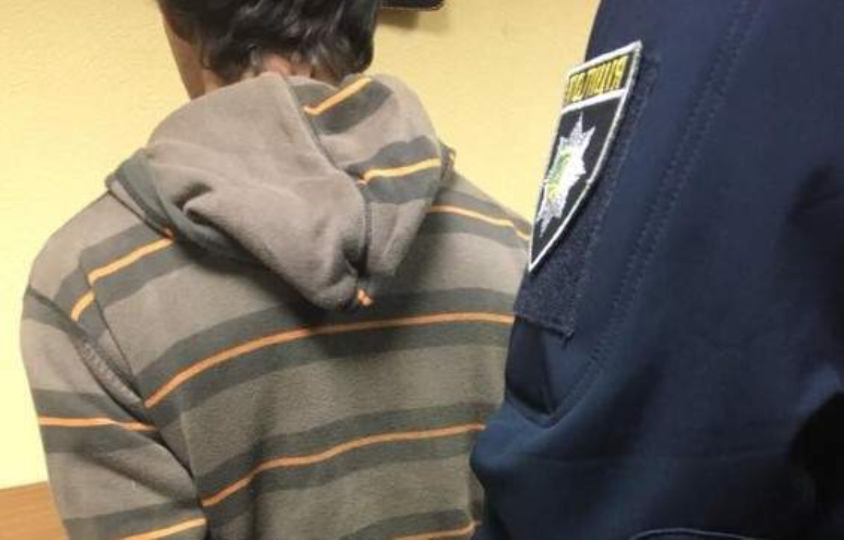 Под Одессой уголовник изнасиловал 8-летнего мальчика, пока его мать пила