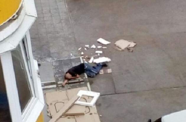 Просто шутка: в Чернигове мужчина выпал из окна и «ожил» на месте «гибели»