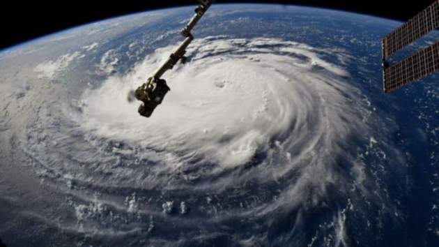Ураган десятилетия движется на США: объявлена эвакуация