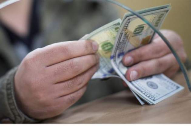 Украинцы разрешат покупать валюту онлайн