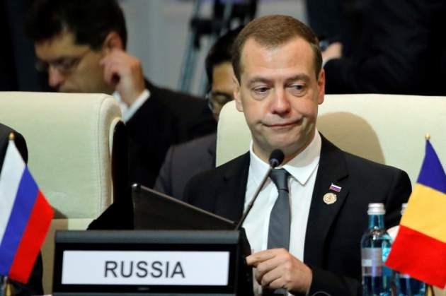 Медведев предупредил о непростых годах для России