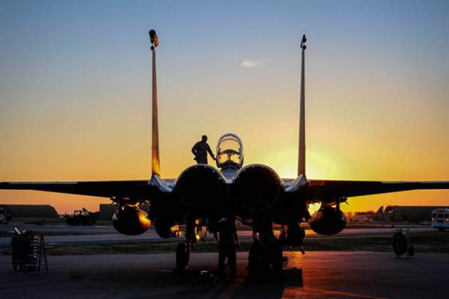 Military Times: В Украину летят F-15 и беспилотники США