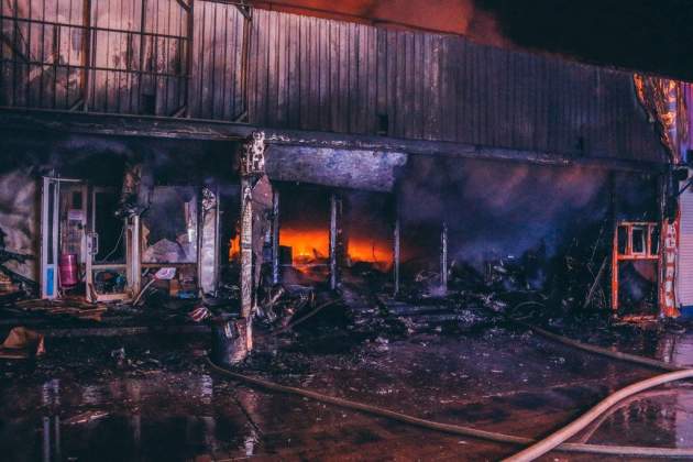 В Киеве сгорела часть крупного рынка