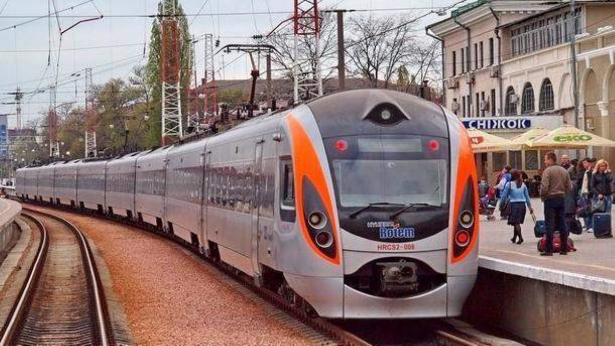 Поезда в Украине поделят на три класса: кто будет ездить с комфортом