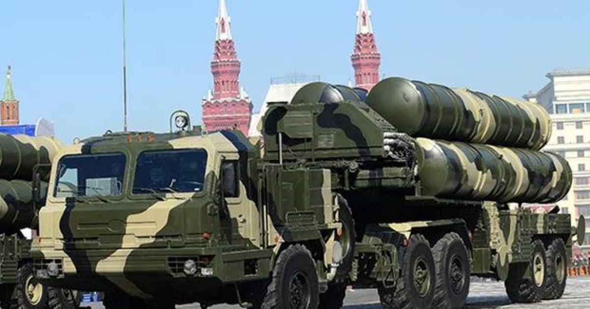 Появилось видео переброски мощного оружия России в Сирию