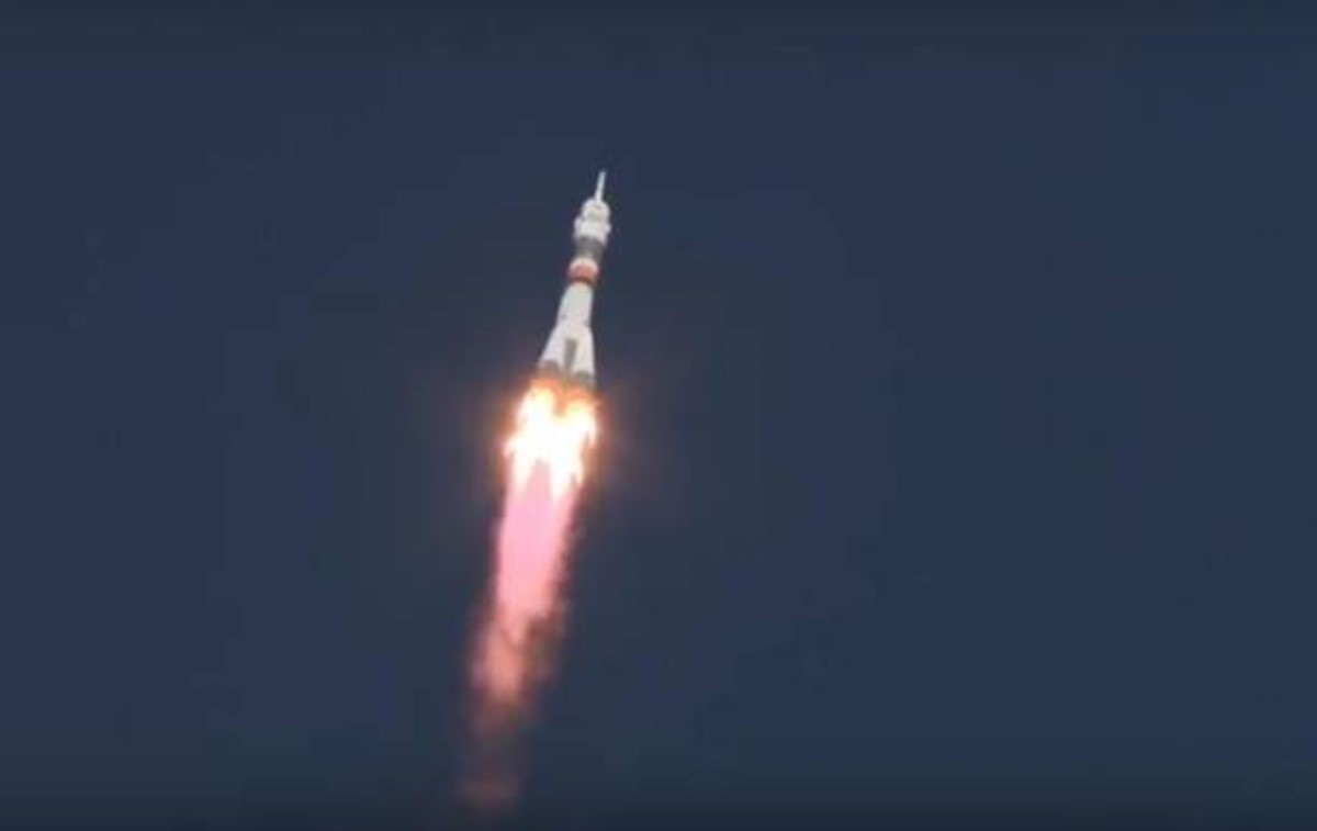 Россия не смогла запустить "Союз" с экипажем для МКС
