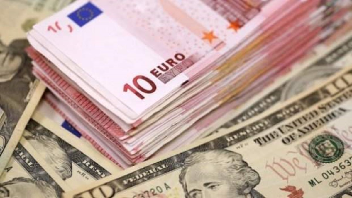 Курс валют на 18 октября: евро достиг критической отметки
