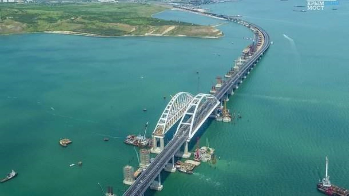 Появилось видео Крымского моста с высоты птичьего полета