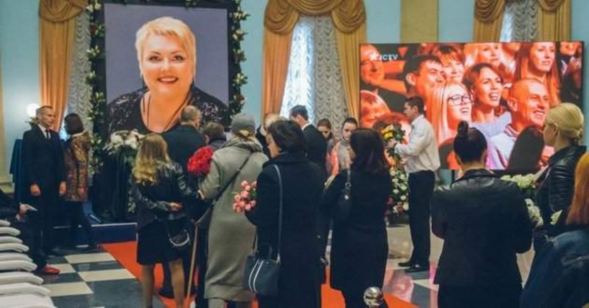 Звезды рыдали: как в Киеве попрощались с артисткой "Дизель Шоу" Мариной Поплавской