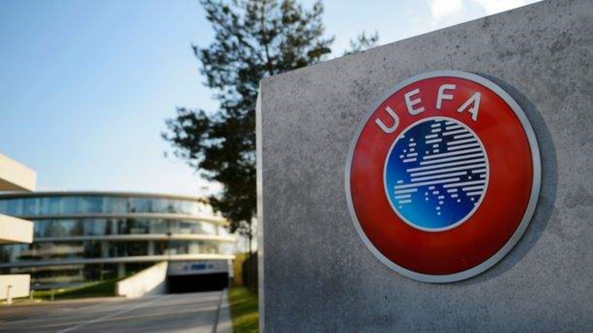 Украина опустилась в рейтинге УЕФА